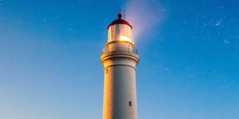 从入门到精通：网络技术进阶与服务器运维实战指南