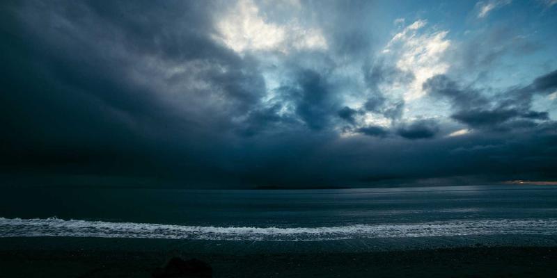 告别资源孤岛：网络虚拟化如何重塑企业数据中心运维与IT资源共享